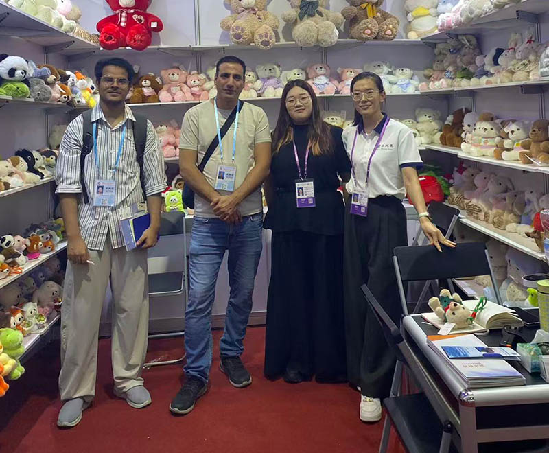 Mixiaomei Took Part In The 138th Canton Fair