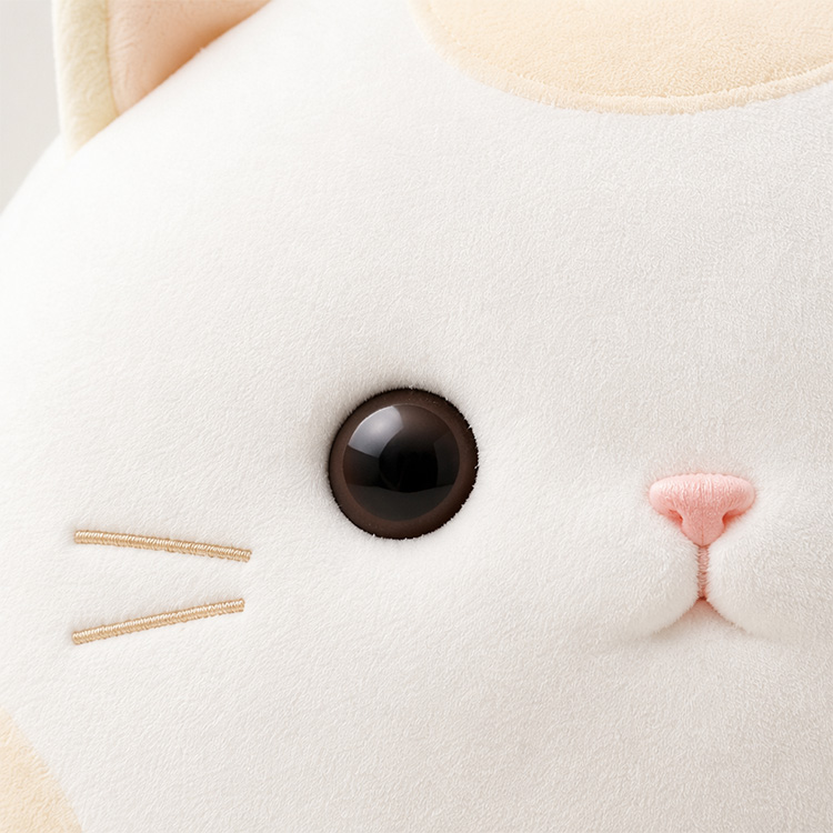spherical cat-shaped plush toy